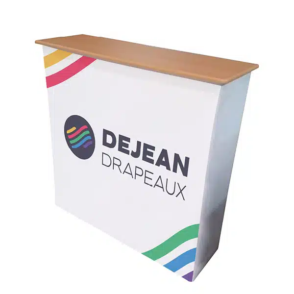 dejean-drapeaux-comptoir-de-stand-fond-blanc-avec-motifs